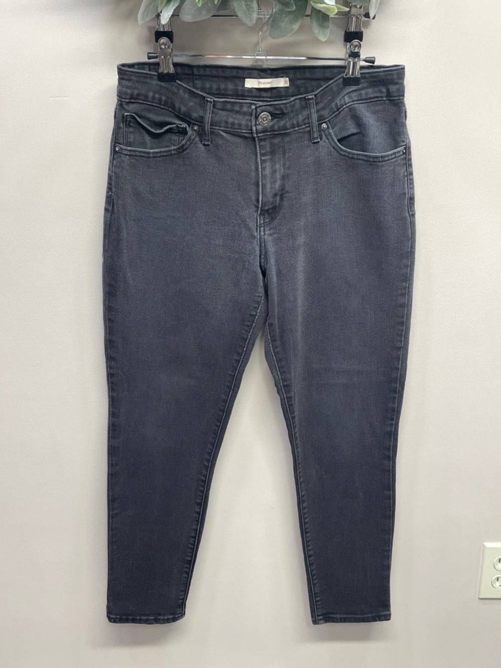 Levi’s 711 Skinny Black Wash Denim Jeans Mid Rise 30